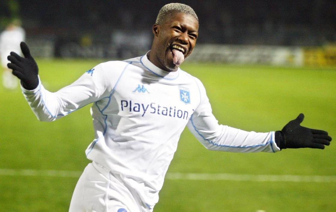 Auxerre 2003/04 Away Long Sleeve Jersey