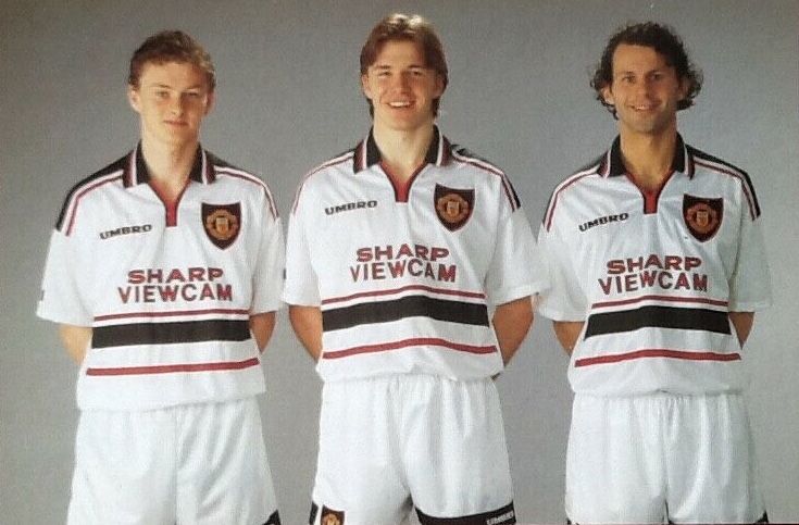 Manchester United 1997/99 Away Jersey